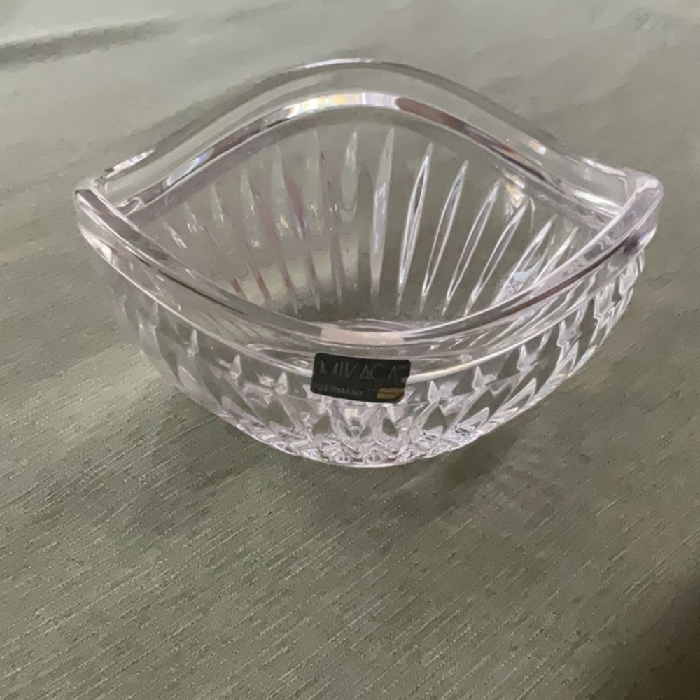 Mikasa Clear Crystal Bowl